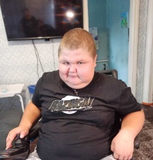 Мальчику с дистрофией Дюшенна из Омска нужна помощь