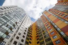 Аналитики: омичам нужно 73 зарплаты, чтобы купить квартиру в Москве