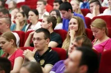 В России решили сократить финансирование молодежной политики 
