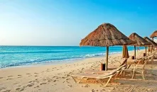 Половина россиян с детьми отказалась от отпуска на море из-за пандемии