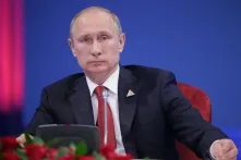Глава государства призвал россиян сообща противостоять распространению COVID-19.
