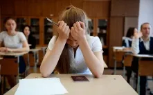 Сдавать ЕГЭ омские школьники будут осенью