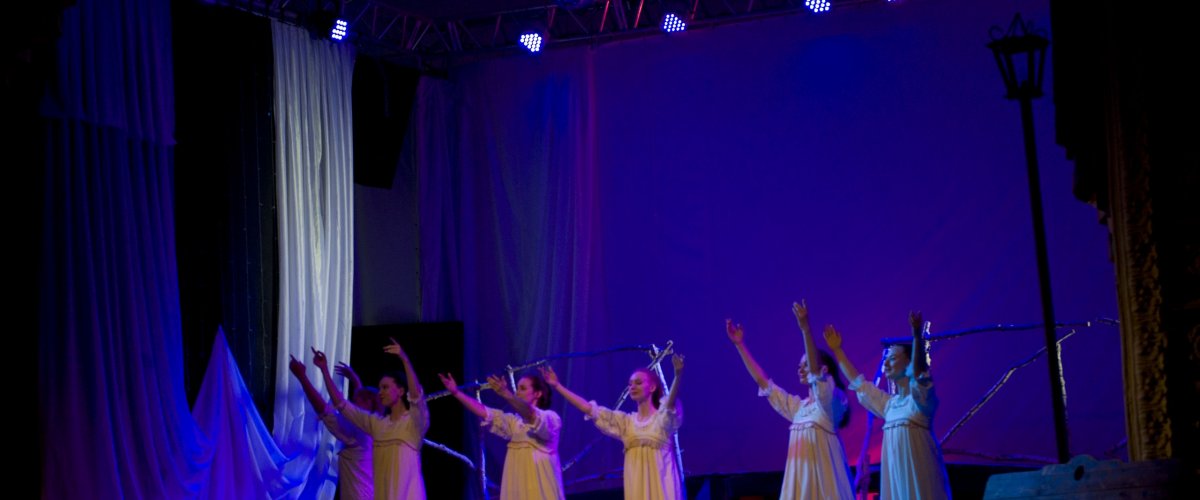 «Я сердцем никогда не лгу»: «Сергей Есенин» на сцене «Галёрки»