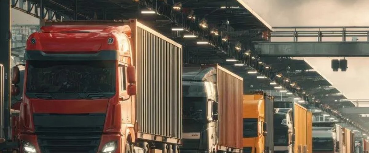 На границе России и Казахстана скопилась очередь из фур