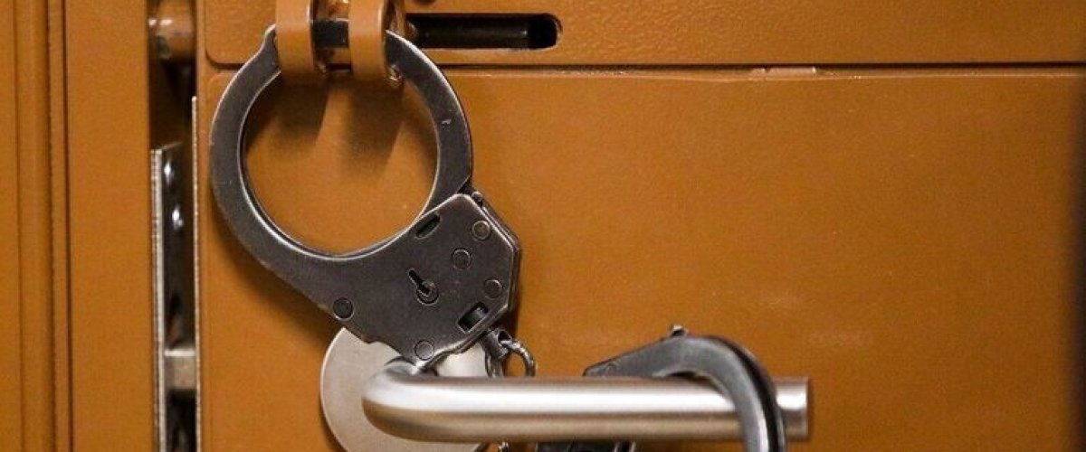 В Омске задержали девушку с почти 0,5 кг наркотиков
