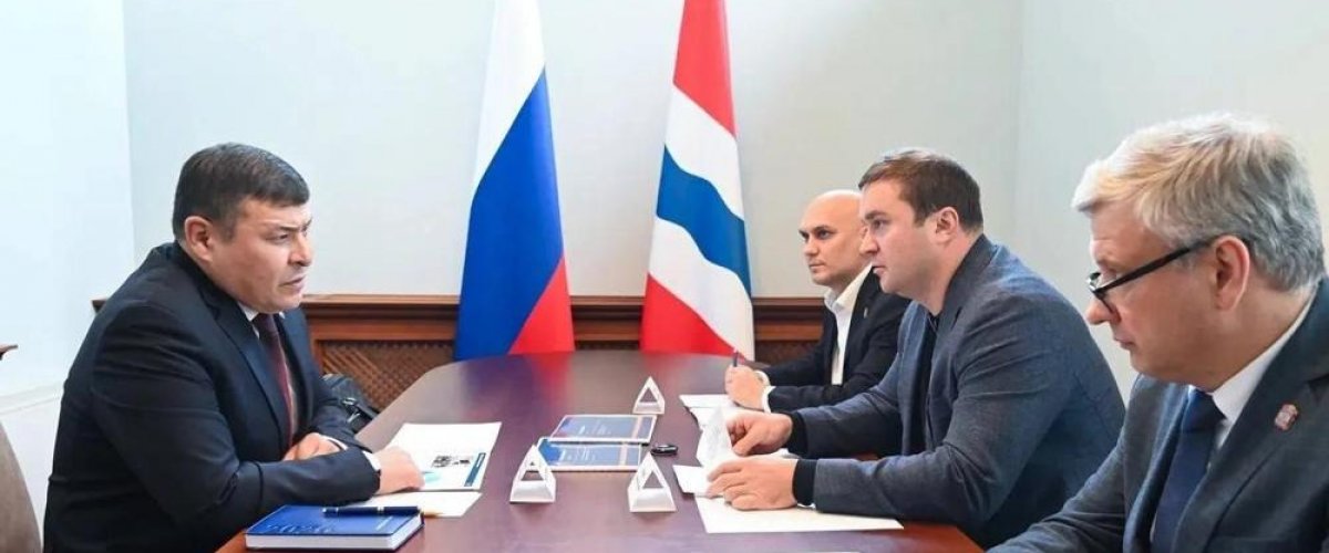 Виталий Хоценко встретился с директором филиала Казахского национального университета имени аль-Фараби Муратом Джангазиевым