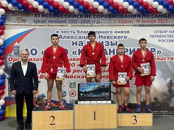 Омичи завоевали награды всероссийских соревнований по самбо