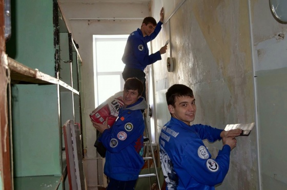 Студотрядовцы ремонтируют омский госпиталь 