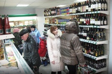 На выходных ни капли. В России хотят запретить продажу спиртного по выходным