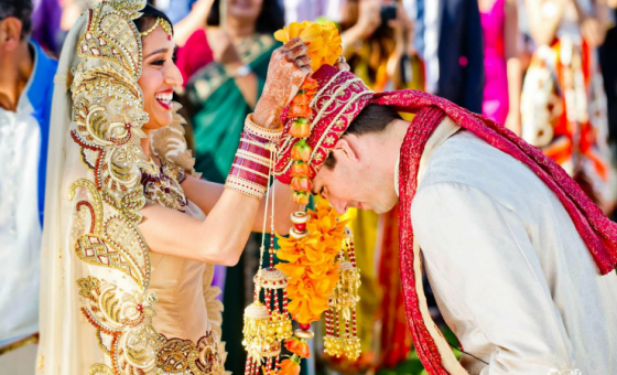Омичей приглашают на индийскую свадьбу