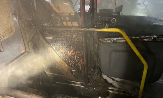 В Омске загорелся автобус с пассажирами