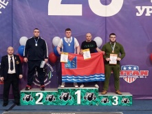 Силачи из Омска выиграли награды первенства России