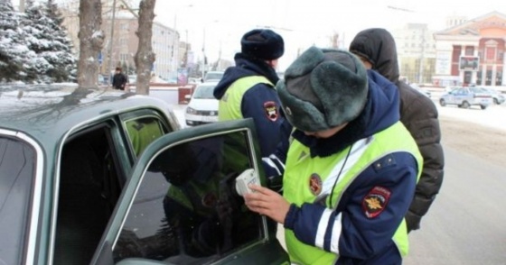 В Омске сотрудники Госавтоинспекции проведут рейд «Тонировка»