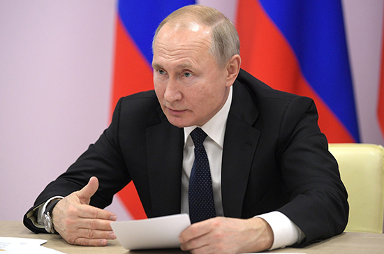 Владимир Путин призвал принять меры по укреплению рубля