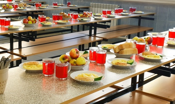 В Омске нашли массовые нарушения при проверке организации питания в омских школах и детсадах