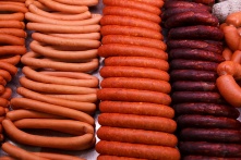 В российских магазинах обнаружили колбасу с африканской чумой свиней