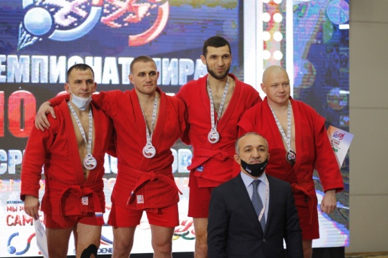 Омич стал двукратным чемпионом мира по самбо среди ветеранов