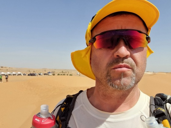 Жесть в Сахаре: бегун из Омска принял участие в сложнейшем ультрамарафоне
