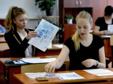 Омские выпускники начали сдавать ЕГЭ 