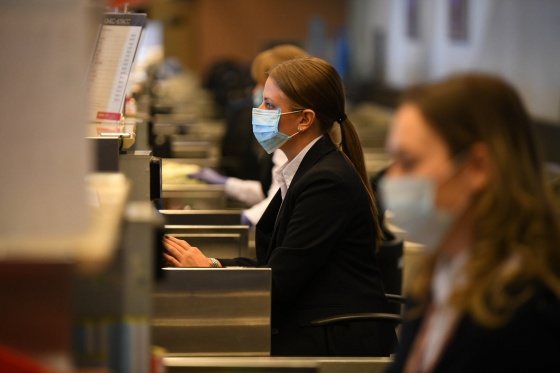 Около половины компаний сократили сотрудников во время пандемии