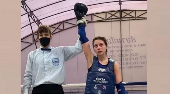 Омичка взяла серебро на первенстве мира по тайскому боксу