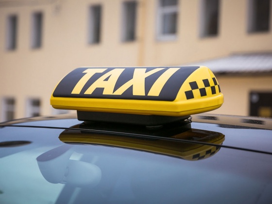 В Омске проводят рейды по работе легковых такси