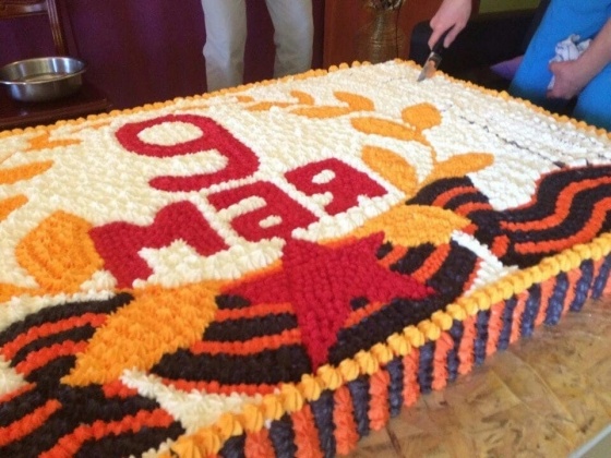 Омичей приглашают отметить День Победы огромным тортом