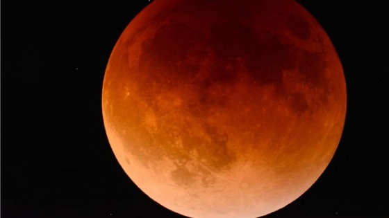 Омичи смогут завтра увидеть «кровавую Луну»